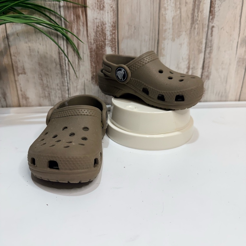 Toddler Crocs Size 5C Gray